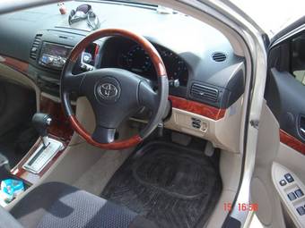 2003 Toyota Premio Pictures