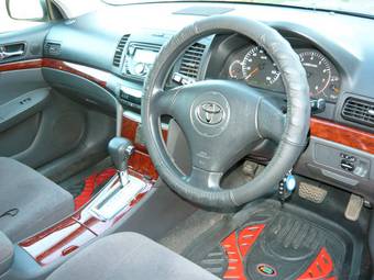 2003 Toyota Premio Pictures