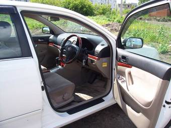 2003 Toyota Premio Pictures