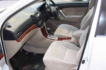 2003 Toyota Premio Pictures