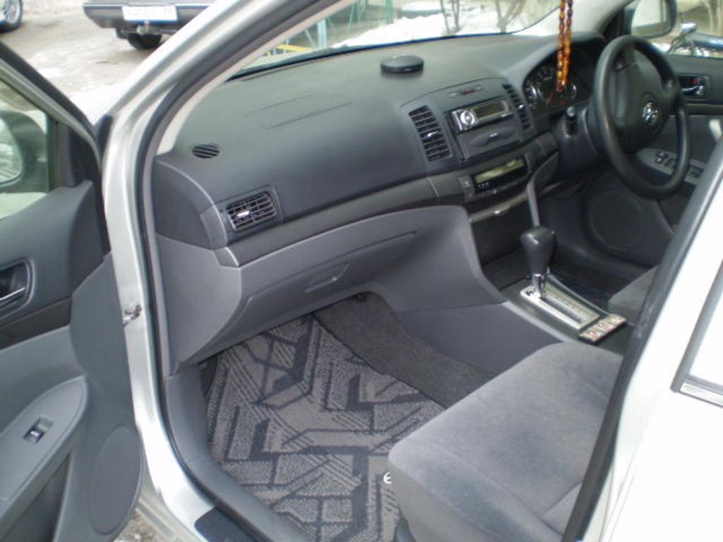 2004 Toyota Premio