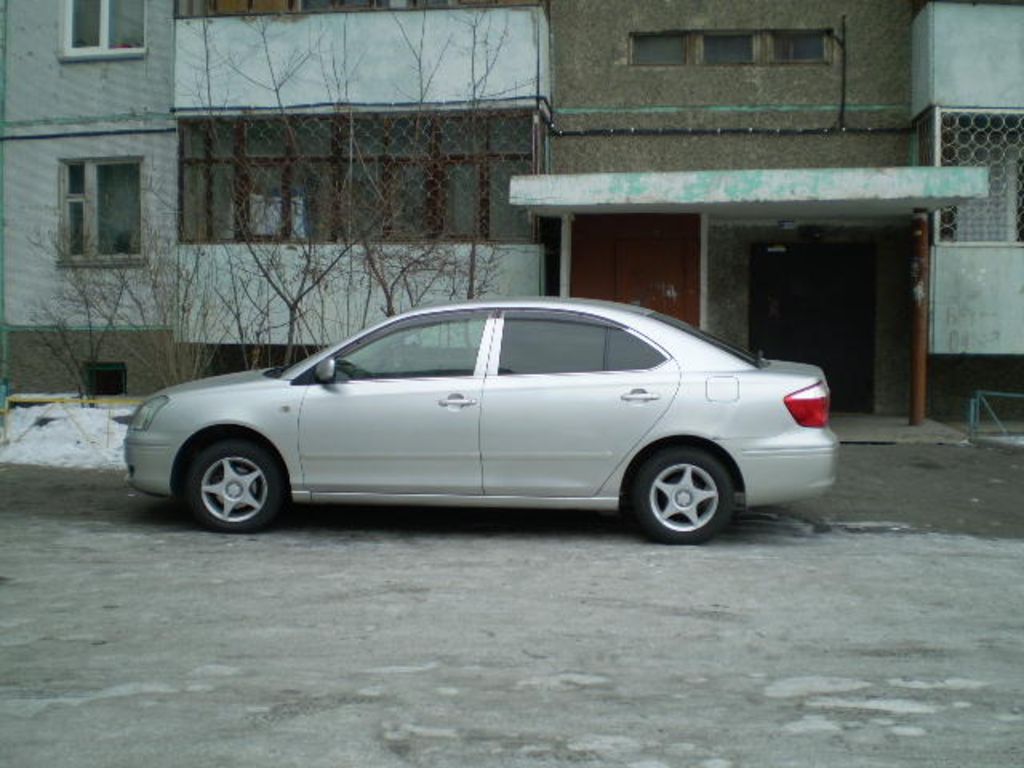 2004 Toyota Premio