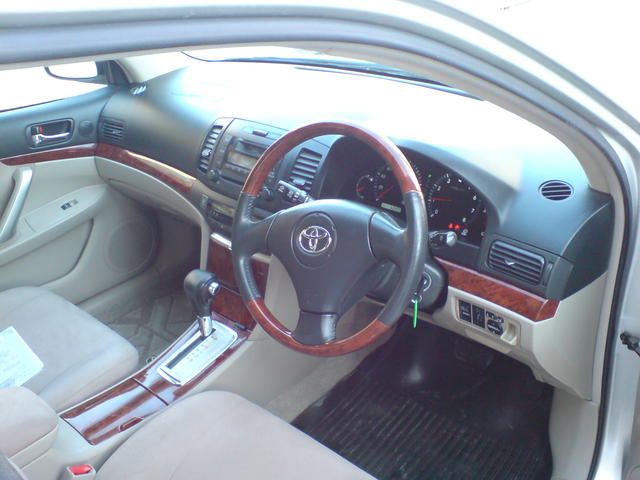 2004 Toyota Premio