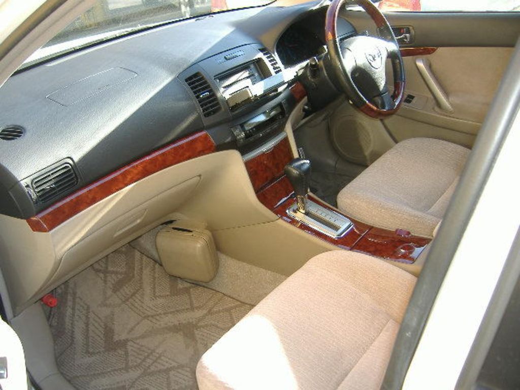 2004 Toyota Premio