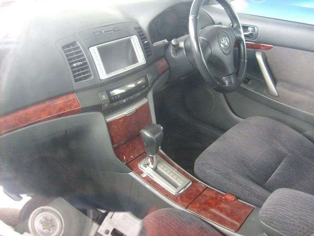 2004 Toyota Premio