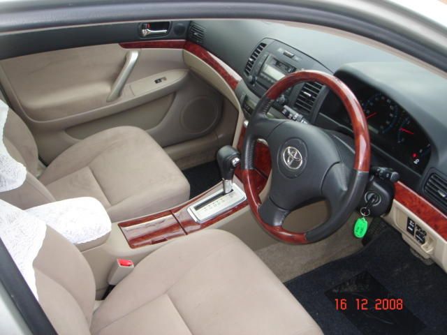2004 Toyota Premio