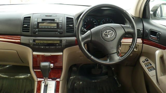 2004 Toyota Premio