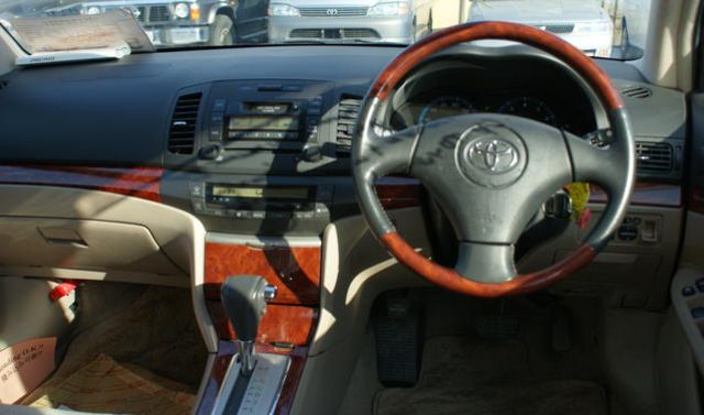 2004 Toyota Premio