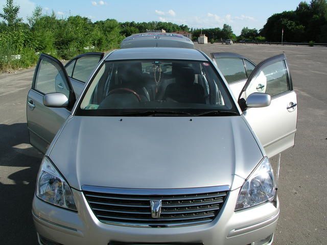2004 Toyota Premio