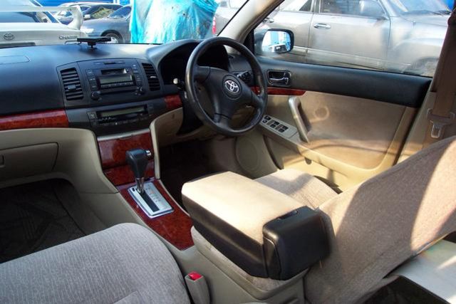 2004 Toyota Premio