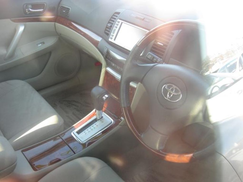 2004 Toyota Premio