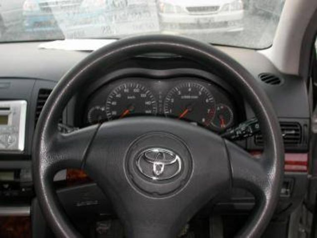 2004 Toyota Premio