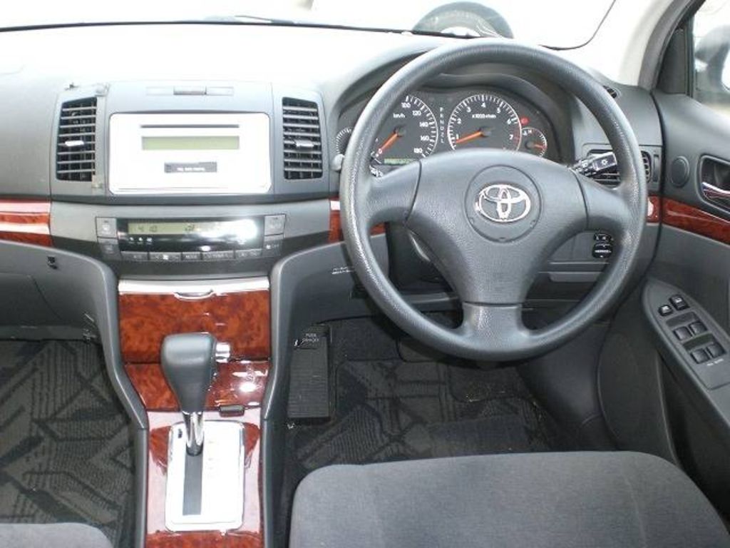 2004 Toyota Premio
