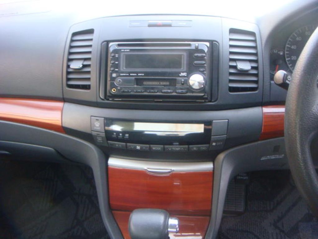 2004 Toyota Premio