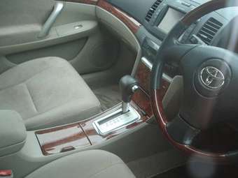 2004 Toyota Premio Pics