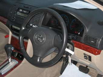 2004 Toyota Premio Photos