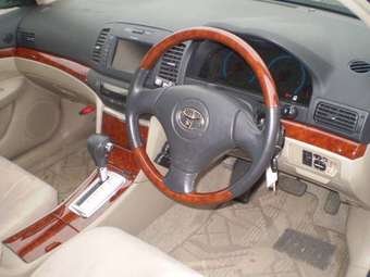 2004 Toyota Premio Pictures