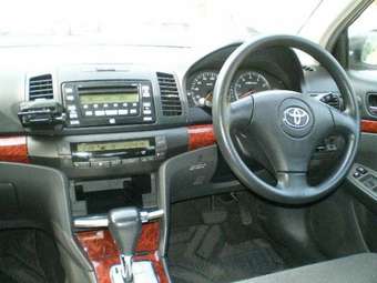 2004 Toyota Premio Photos