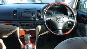 2004 Toyota Premio Pics