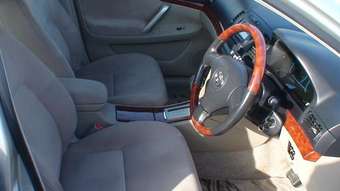 2004 Toyota Premio Pictures