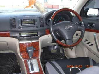 2004 Toyota Premio Pics