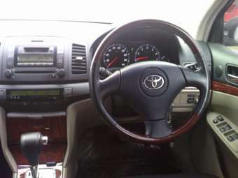 2004 Toyota Premio Pictures