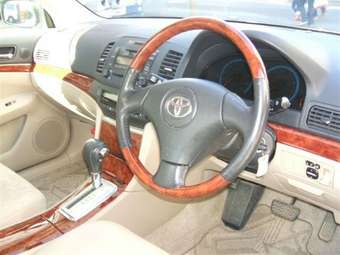 2004 Toyota Premio Pictures