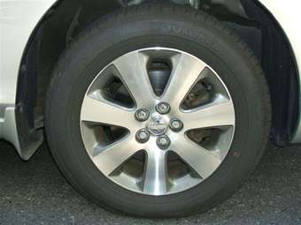 2004 Toyota Premio Pictures