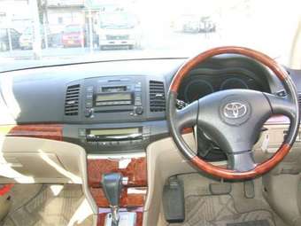 2004 Toyota Premio Photos