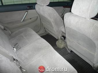 2004 Toyota Premio Pictures