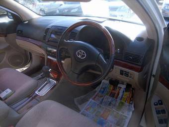 2004 Toyota Premio Images