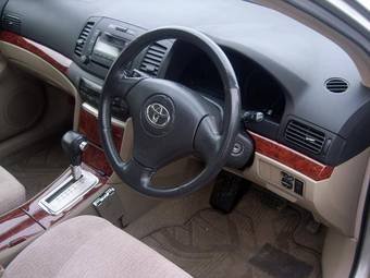 2004 Toyota Premio Pictures