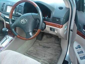 2004 Toyota Premio Photos