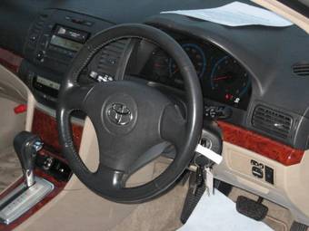 2004 Toyota Premio Photos