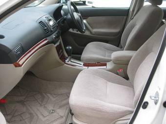 2004 Toyota Premio Photos