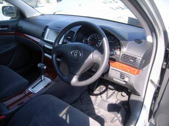 2004 Toyota Premio Pictures
