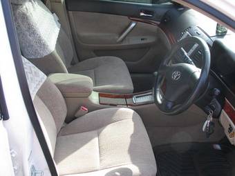 2004 Toyota Premio Photos