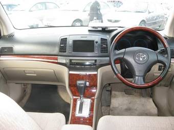 2004 Toyota Premio Photos