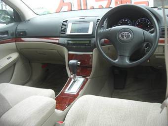 2004 Toyota Premio Images
