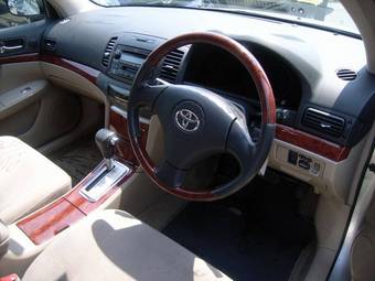2004 Toyota Premio Images