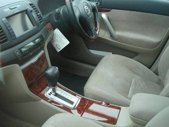 2004 Toyota Premio Pictures