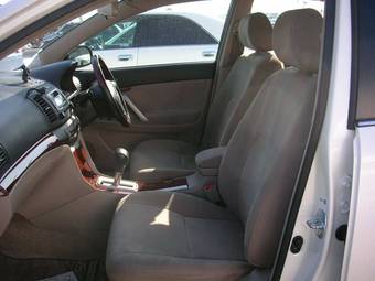 2004 Toyota Premio Pictures