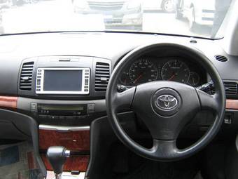 2004 Toyota Premio Photos