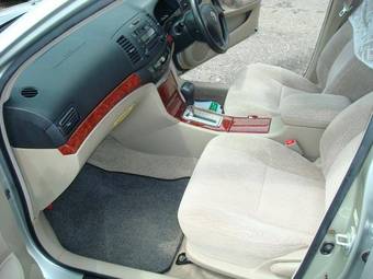 2004 Toyota Premio Photos