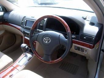 2004 Toyota Premio Photos