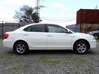 2004 Toyota Premio Pictures