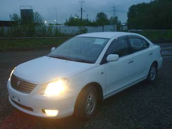 2004 Toyota Premio Pictures