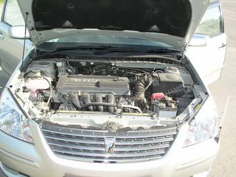 2004 Toyota Premio Pictures
