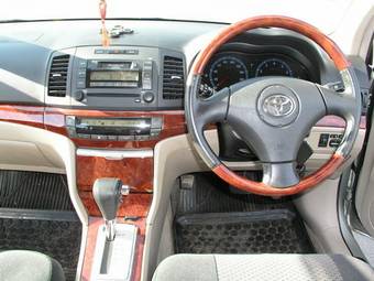2004 Toyota Premio Photos
