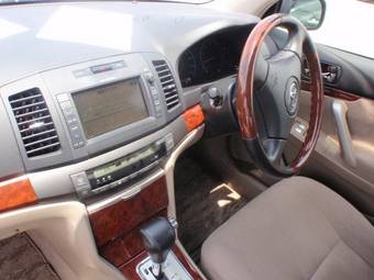 2004 Toyota Premio Photos